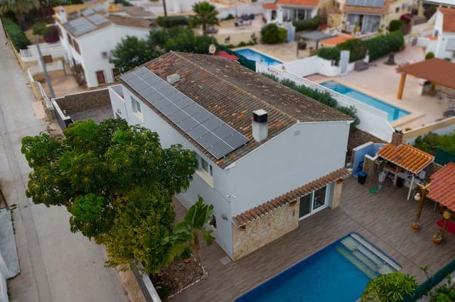 4 quarto Moradia para venda em Calpe / Calp com piscina garagem - 950 000 € (Ref: 10059737)