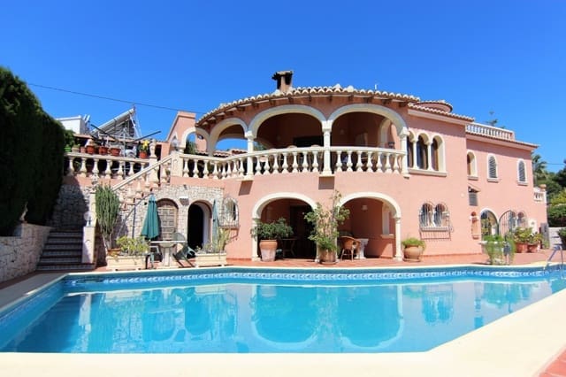 Chalet de 8 habitaciones en Benissa en venta con piscina garaje - 995.000 € (Ref: 10059739)