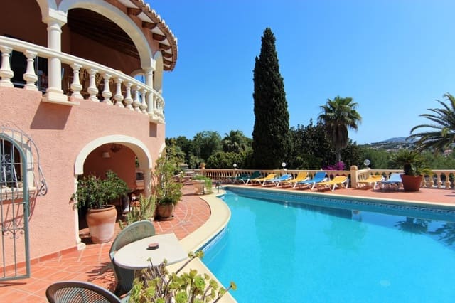 Chalet de 8 habitaciones en Benissa en venta con piscina garaje - 995.000 € (Ref: 10059739)