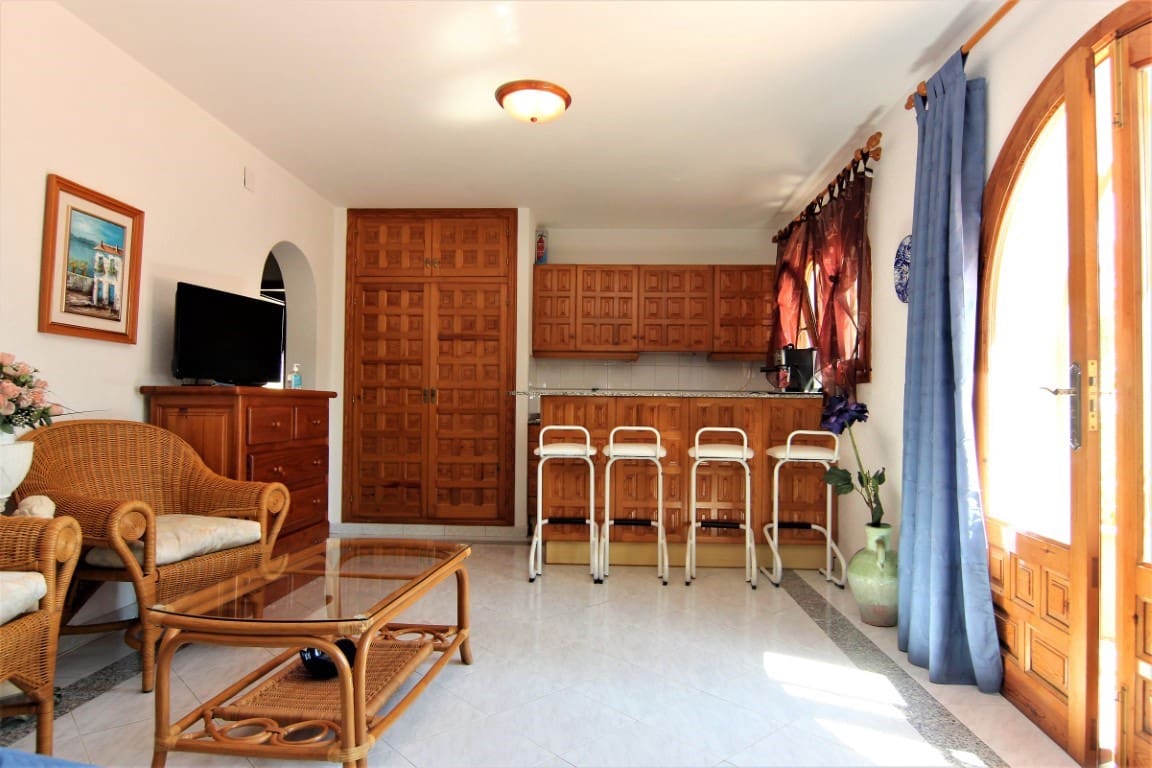 Chalet de 8 habitaciones en Benissa en venta con piscina garaje - 995.000 € (Ref: 10059739)