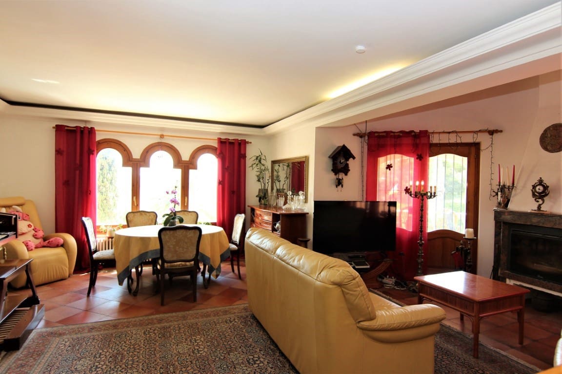 Chalet de 8 habitaciones en Benissa en venta con piscina garaje - 995.000 € (Ref: 10059739)