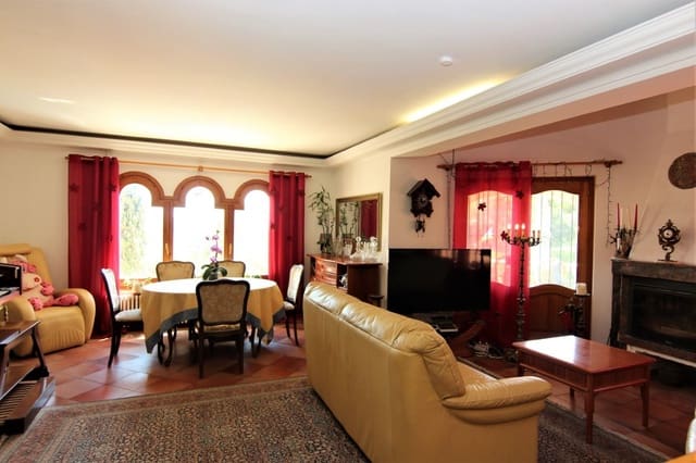 Chalet de 8 habitaciones en Benissa en venta con piscina garaje - 995.000 € (Ref: 10059739)