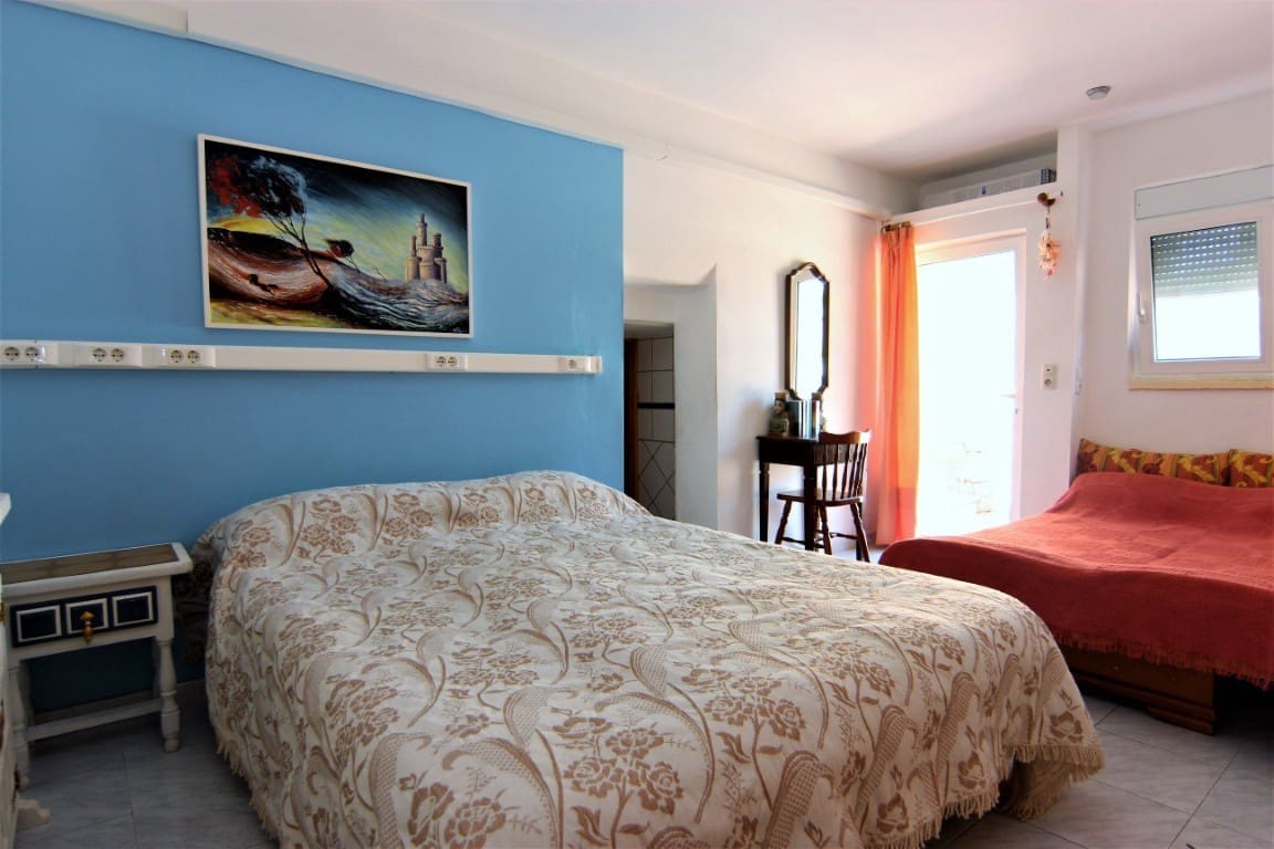 Chalet de 8 habitaciones en Benissa en venta con piscina garaje - 995.000 € (Ref: 10059739)