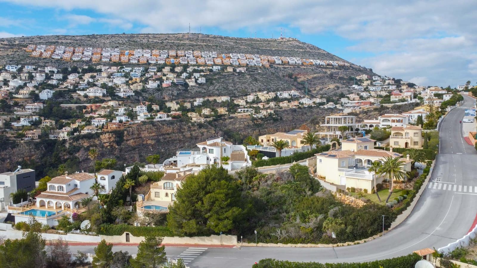 4 Zimmer Villa zu verkaufen in Cumbre del Sol mit Pool Garage - 2.150.000 € (Ref: 10059803)
