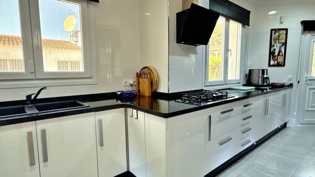 4 soverom Villa til salgs i Moraira, Teulada-Moraira med svømmebasseng garasje - € 899 950 (Ref: 10062302)