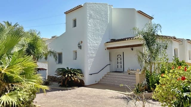 4 soverom Villa til salgs i Moraira, Teulada-Moraira med svømmebasseng garasje - € 899 950 (Ref: 10062302)