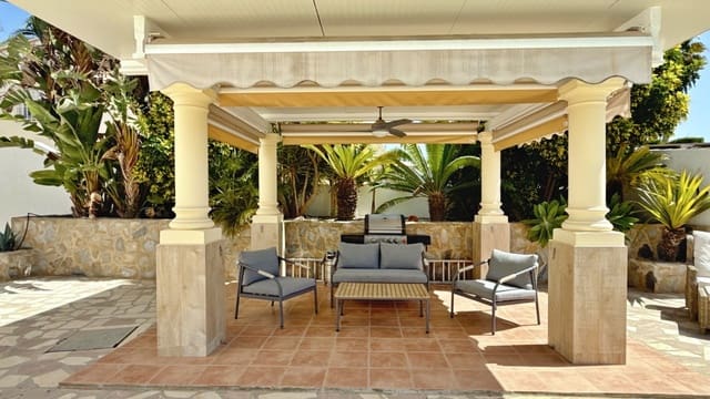 4 soverom Villa til salgs i Moraira, Teulada-Moraira med svømmebasseng garasje - € 899 950 (Ref: 10062302)