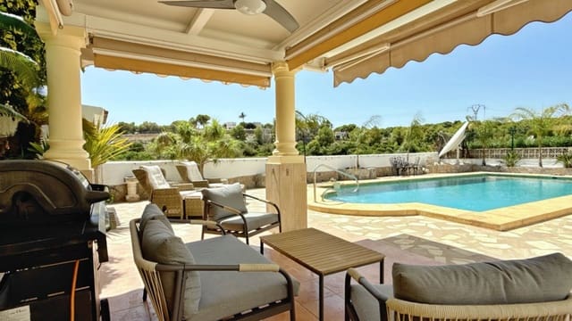 4 soverom Villa til salgs i Moraira, Teulada-Moraira med svømmebasseng garasje - € 899 950 (Ref: 10062302)