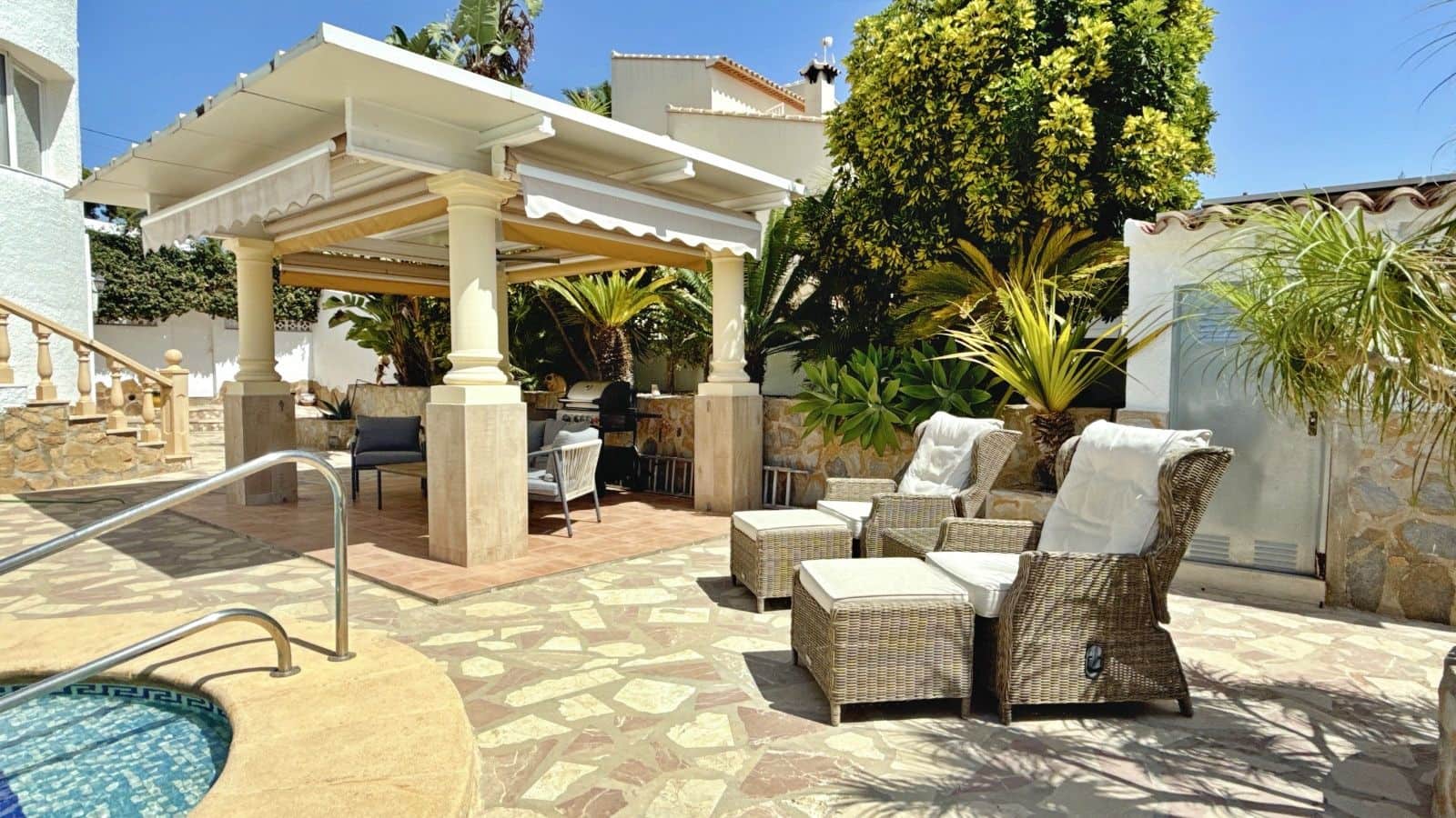 4 soverom Villa til salgs i Moraira med svømmebasseng garasje - € 899 950 (Ref: 10062302)