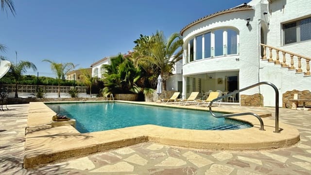 4 soverom Villa til salgs i Moraira, Teulada-Moraira med svømmebasseng garasje - € 899 950 (Ref: 10062302)