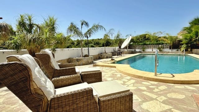 4 soverom Villa til salgs i Moraira, Teulada-Moraira med svømmebasseng garasje - € 899 950 (Ref: 10062302)