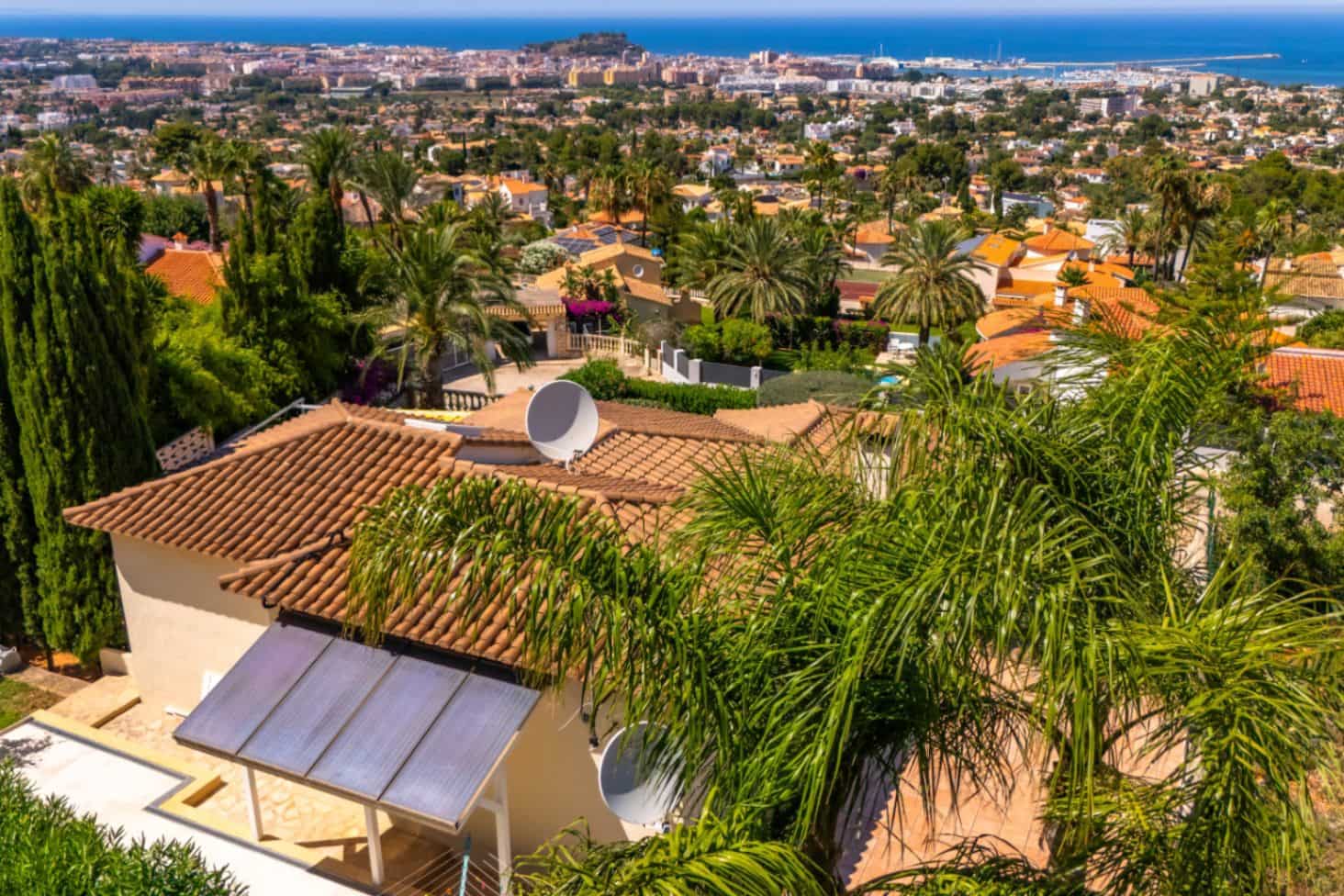 Chalet de 3 habitaciones en Dénia en venta con piscina garaje - 990.000 € (Ref: 10062303)