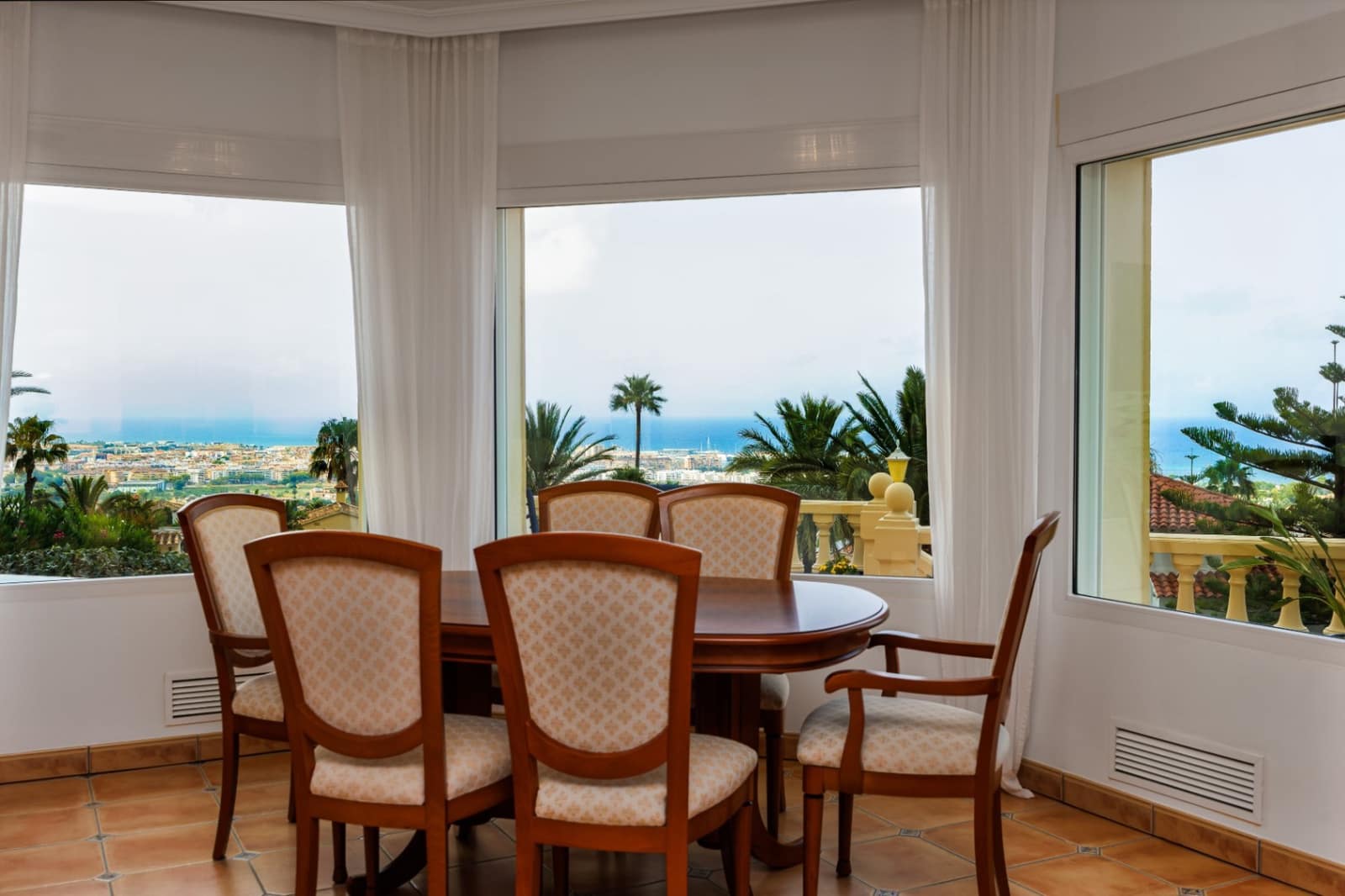 Chalet de 3 habitaciones en Dénia en venta con piscina garaje - 990.000 € (Ref: 10062303)