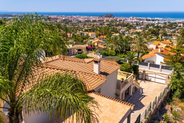 Chalet de 3 habitaciones en El Montgó, Dénia en venta con piscina garaje - 990.000 € (Ref: 10062303)