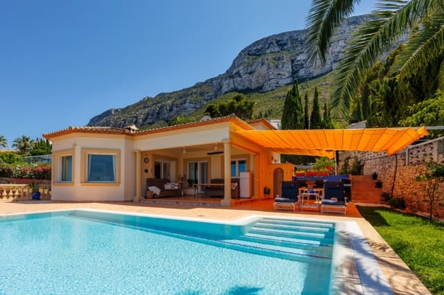 Chalet de 3 habitaciones en El Montgó, Dénia en venta con piscina garaje - 990.000 € (Ref: 10062303)