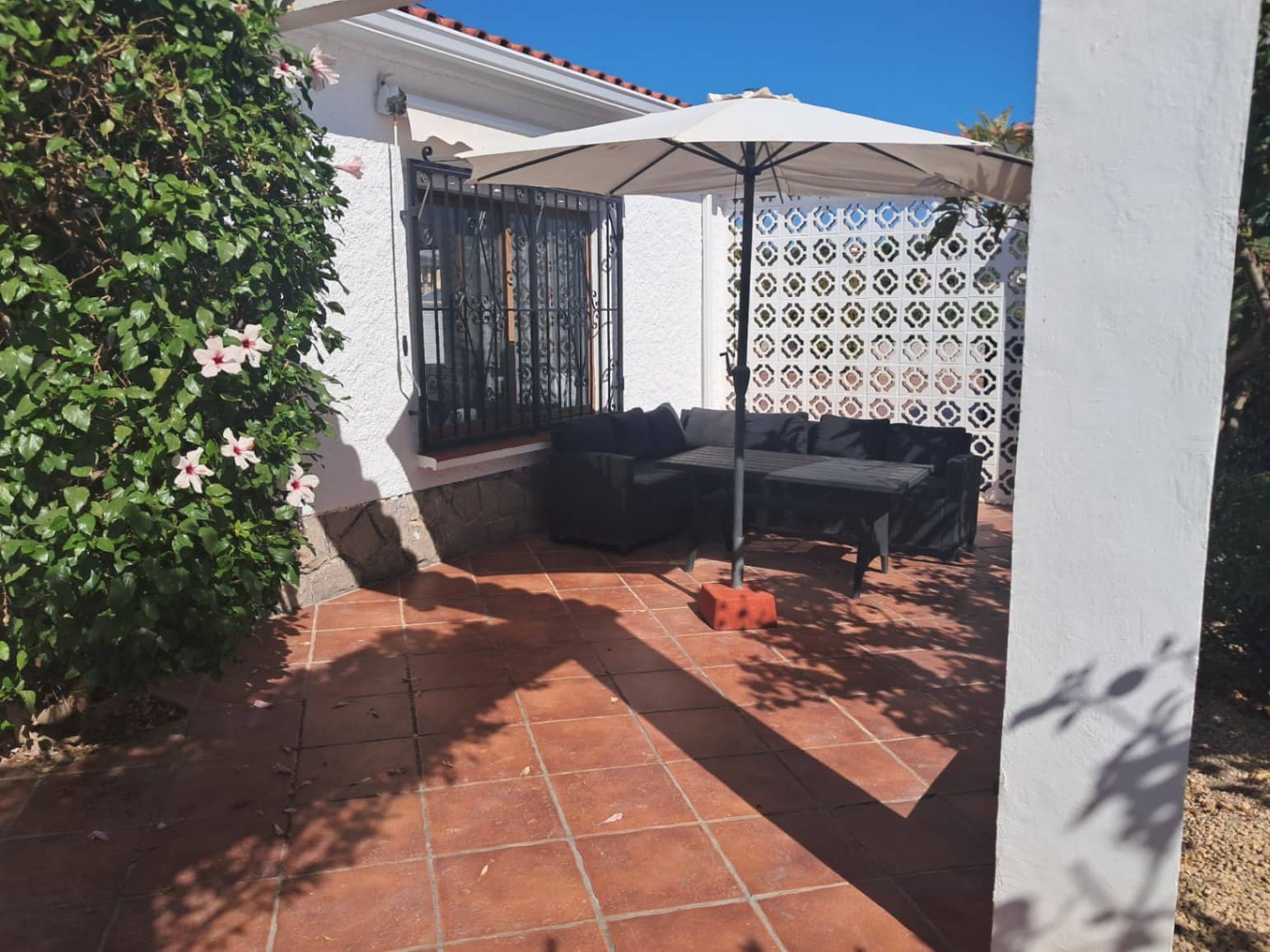 2 sypialnia Willa do wynajęcia w Alfaz del Pi / L'Alfas del Pi z basenem garażem - 1 400 € (Ref: 10095637)
