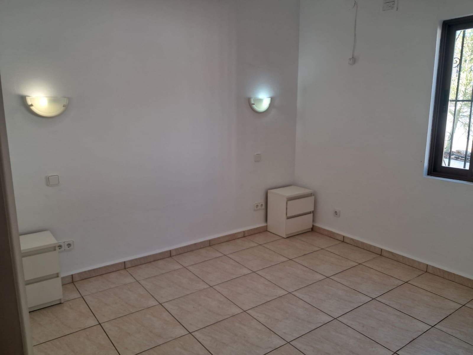 2 sypialnia Willa do wynajęcia w Alfaz del Pi / L'Alfas del Pi z basenem garażem - 1 400 € (Ref: 10095637)