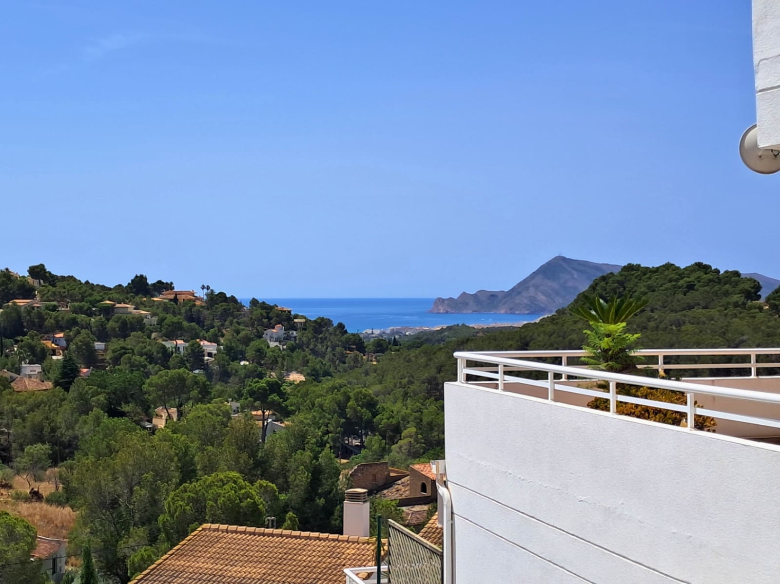 3 Zimmer Apartment zu vermieten in Altea mit Pool - 1.400 € (Ref: 10099128)