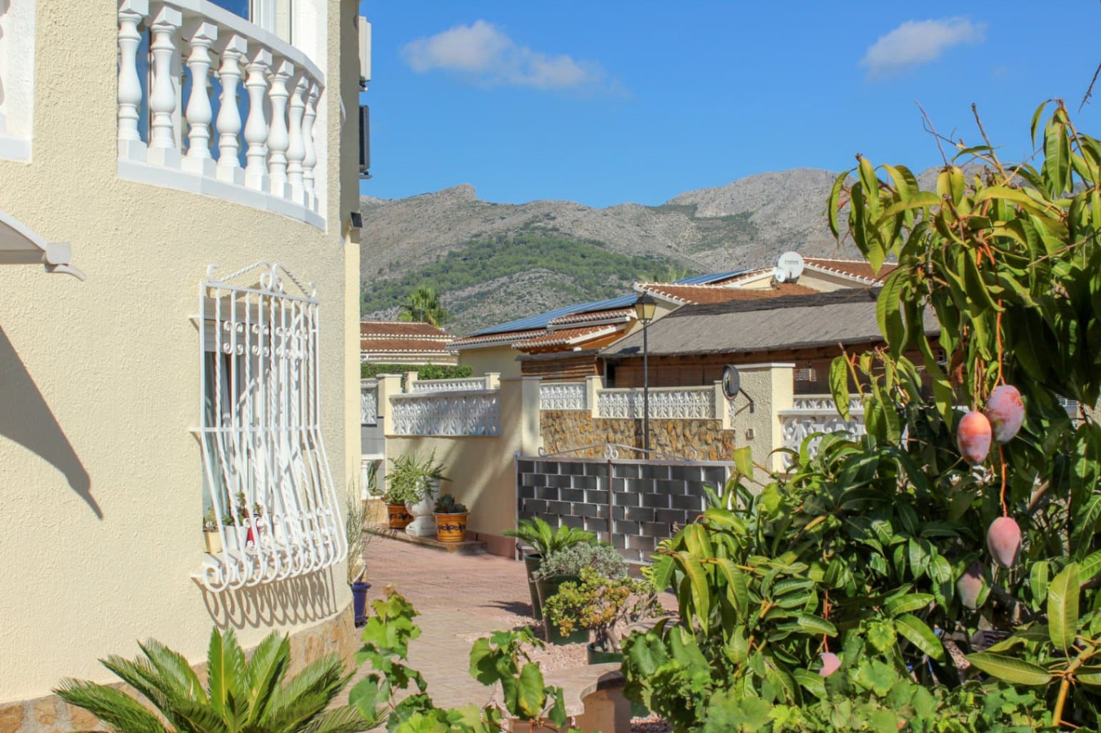 4 camera da letto Villa in vendita in Orba con piscina garage - 490.000 € (Rif: 10103505)