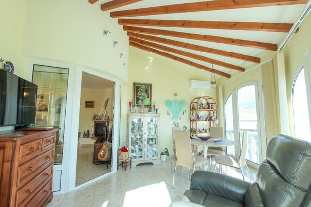 4 camera da letto Villa in vendita in Orba con piscina garage - 490.000 € (Rif: 10103505)