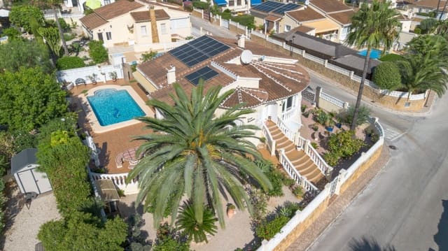 4 camera da letto Villa in vendita in Orba con piscina garage - 490.000 € (Rif: 10103505)