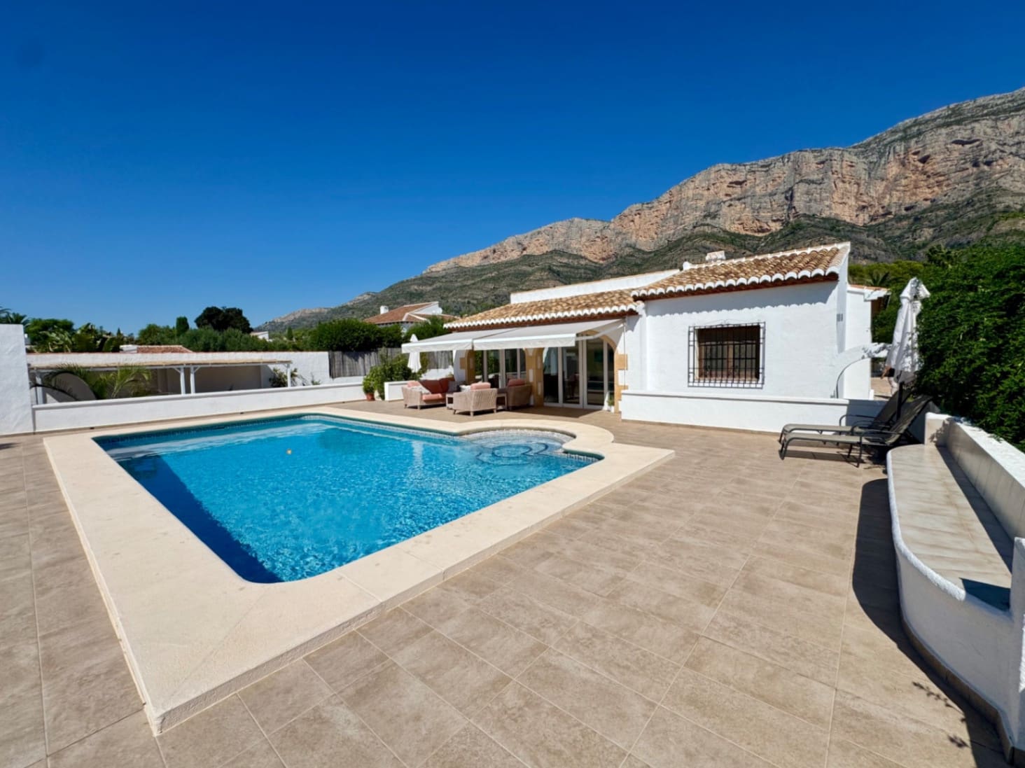 4 quarto Moradia para venda em Javea / Xabia com piscina garagem - 1 050 000 € (Ref: 10110210)