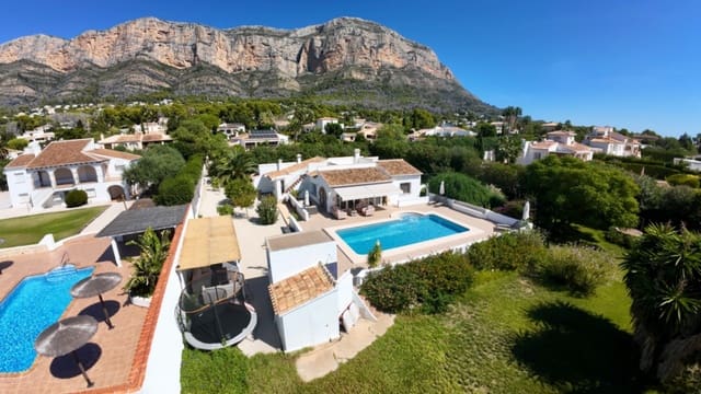 4 quarto Moradia para venda em Javea / Xàbia com piscina garagem - 1 050 000 € (Ref: 10110210)