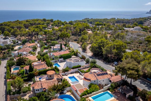 3 soveværelse Villa til salg i Benissa med swimmingpool garage - € 795.000 (Ref: 10120715)