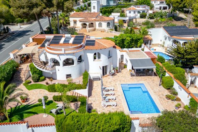 3 soveværelse Villa til salg i Benissa med swimmingpool garage - € 795.000 (Ref: 10120715)