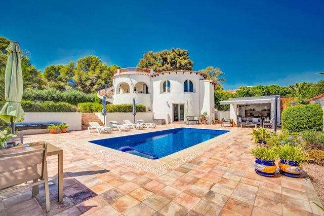 3 soveværelse Villa til salg i Benissa med swimmingpool garage - € 795.000 (Ref: 10120715)