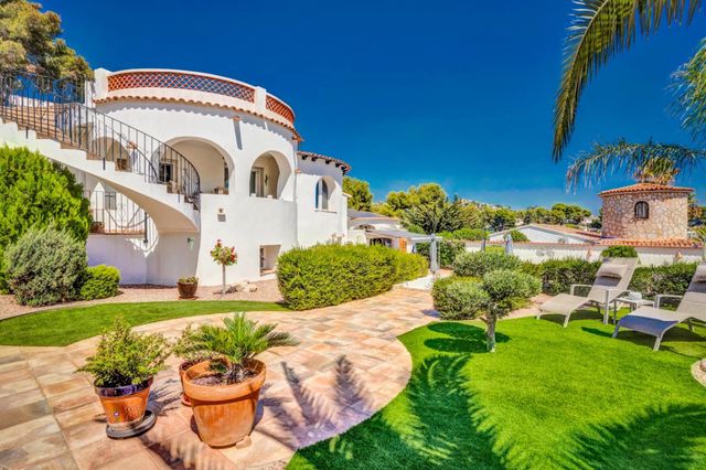3 soveværelse Villa til salg i Benissa med swimmingpool garage - € 795.000 (Ref: 10120715)