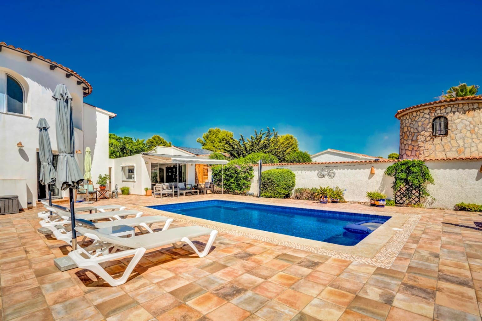 3 soveværelse Villa til salg i Benissa med swimmingpool garage - € 795.000 (Ref: 10120715)