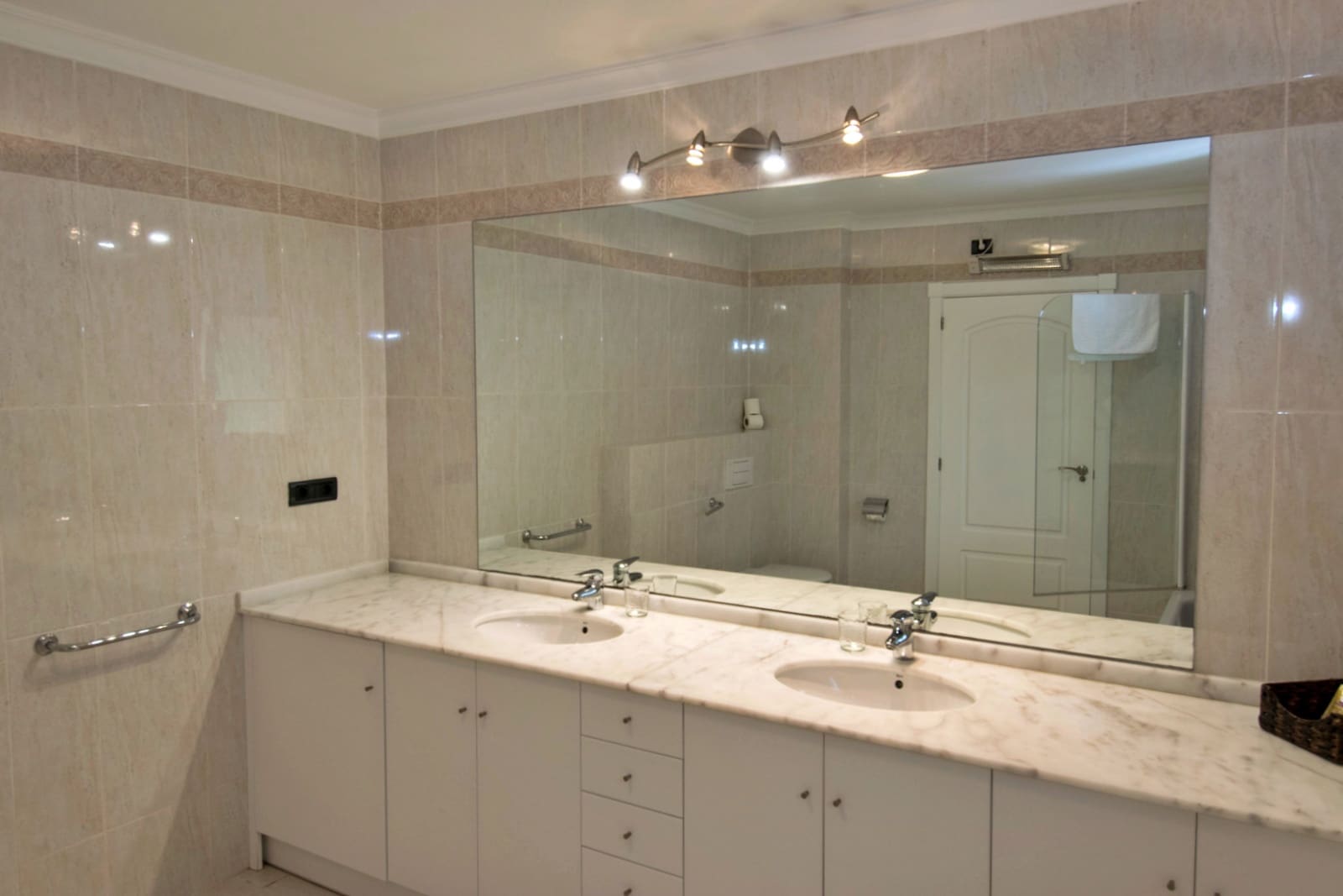 Apartamento de 2 habitaciones en Benissa en venta con piscina garaje - 335.000 € (Ref: 10121034)