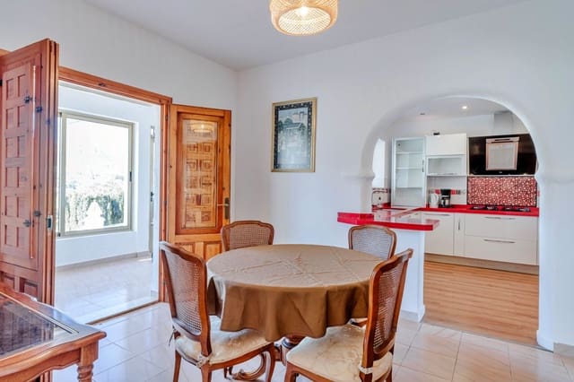 3 soverom Villa til salgs i Calpe / Calp med svømmebasseng garasje - € 485 000 (Ref: 10130368)