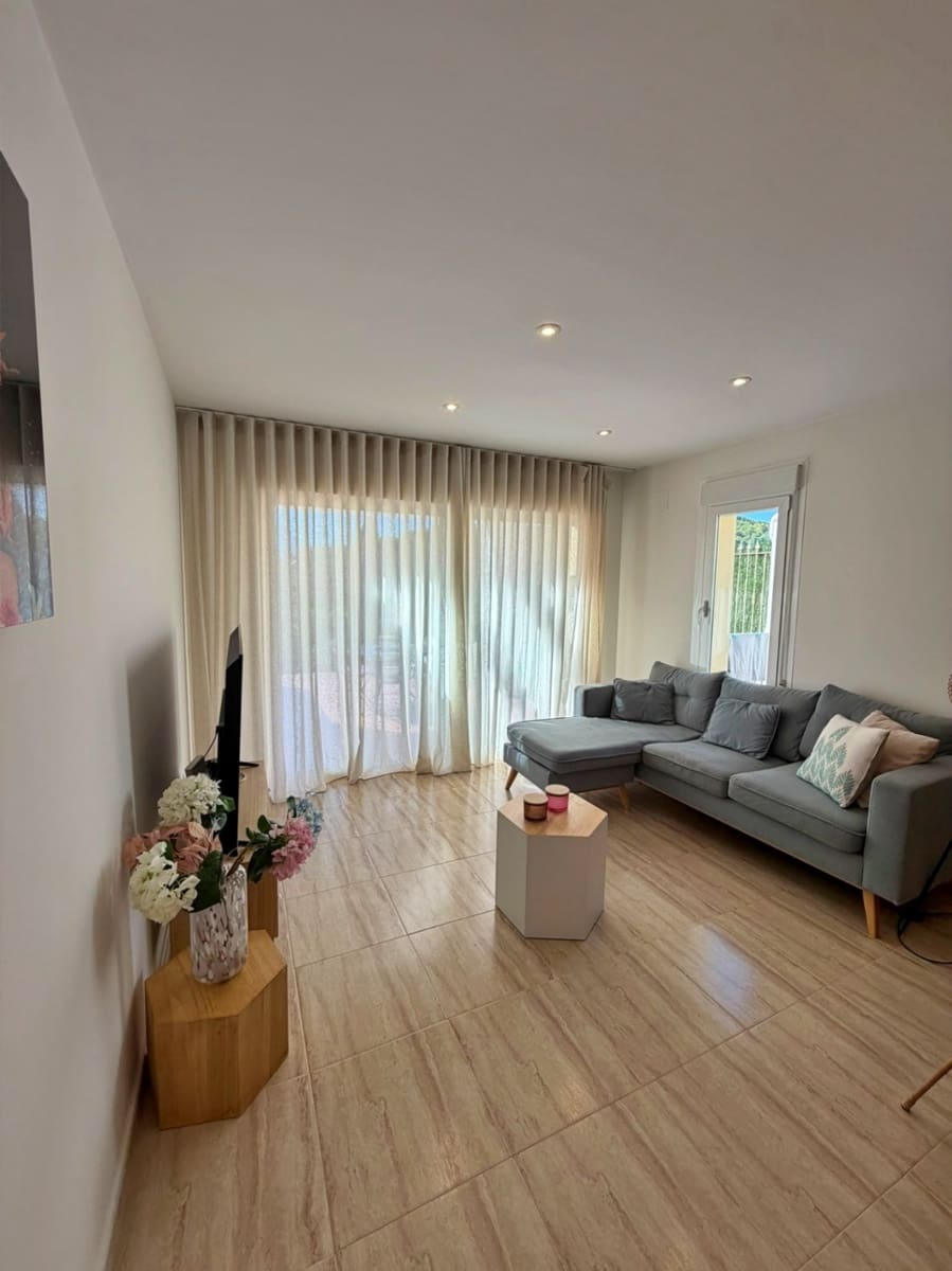 3 bedroom Villa for sale in Calpe / Calp with pool garage - € 339,000 (Ref: 10136303)