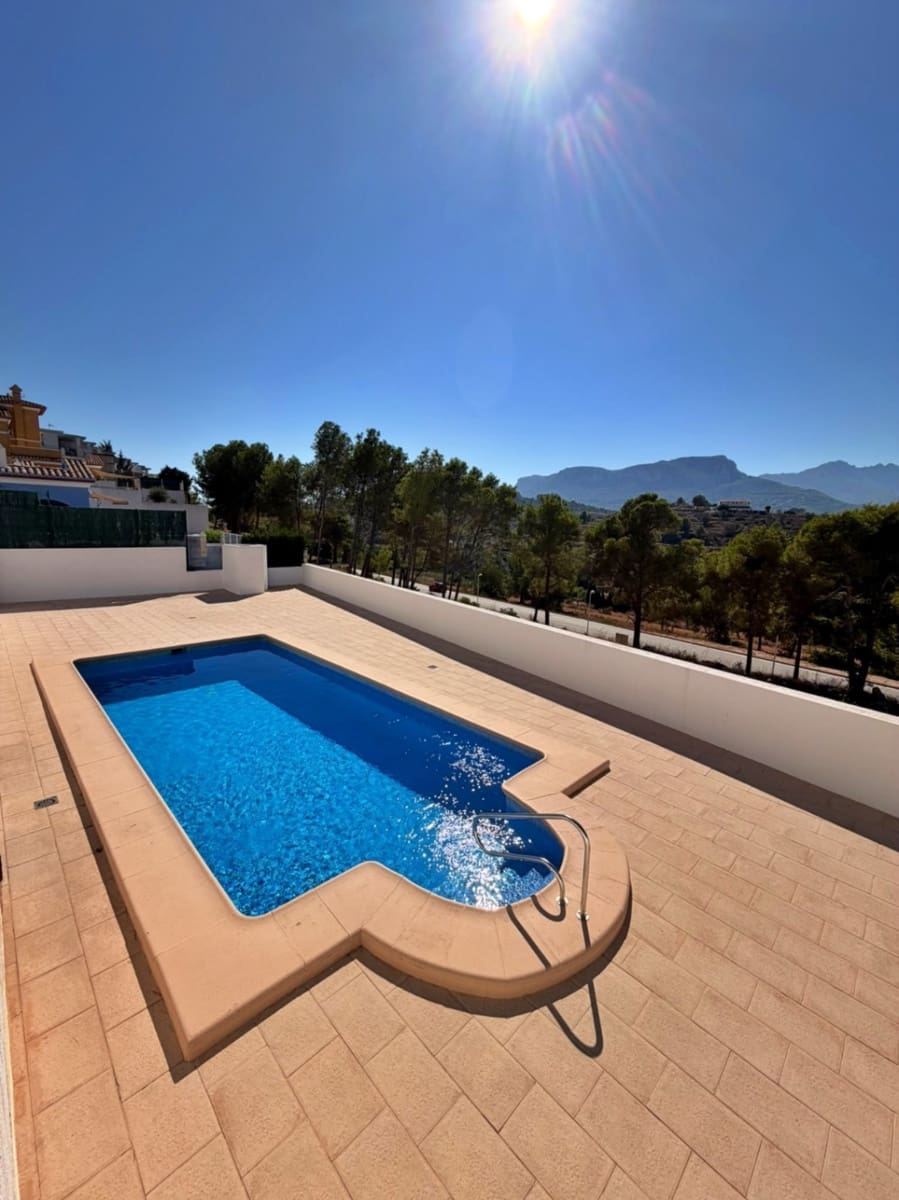 3 bedroom Villa for sale in Calpe / Calp with pool garage - € 339,000 (Ref: 10136303)