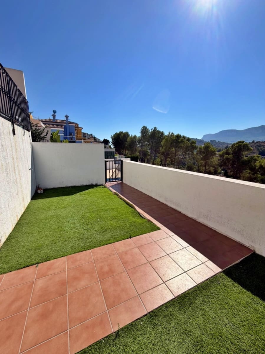 3 bedroom Villa for sale in Calpe / Calp with pool garage - € 339,000 (Ref: 10136303)