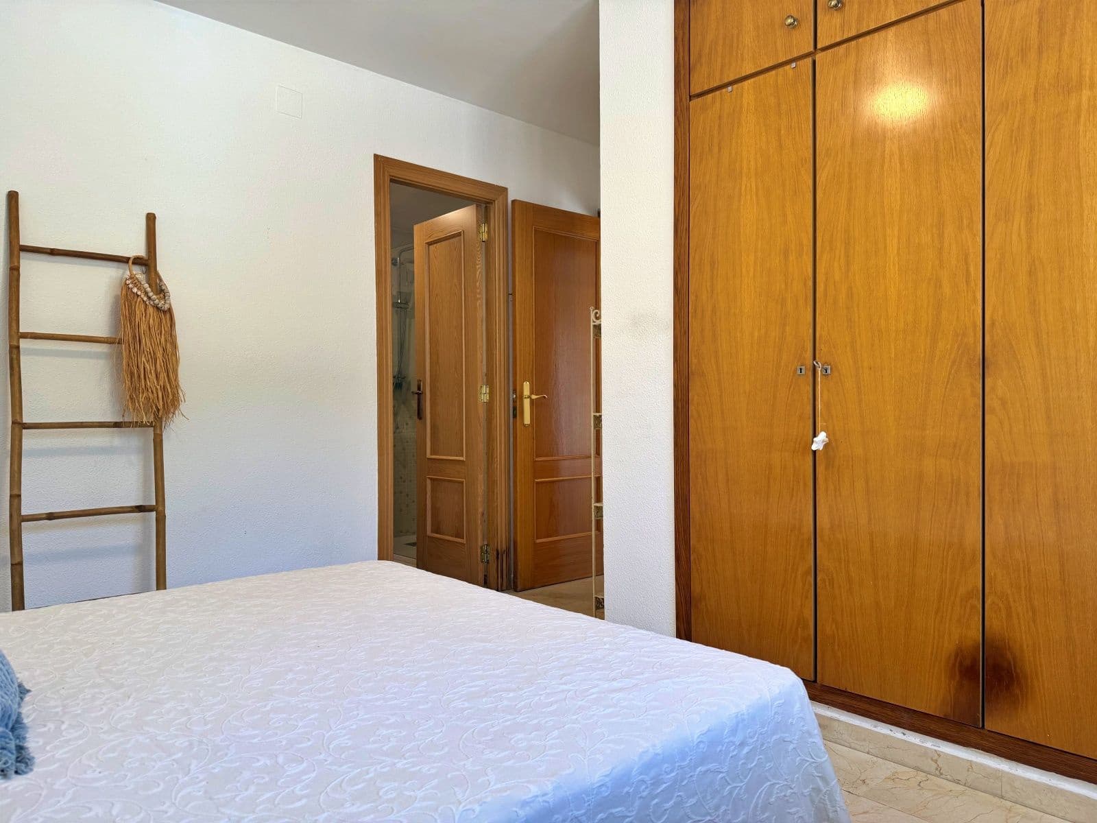 2 Zimmer Apartment zu vermieten in Javea / Xabia mit Pool - 950 € (Ref: 10138791)