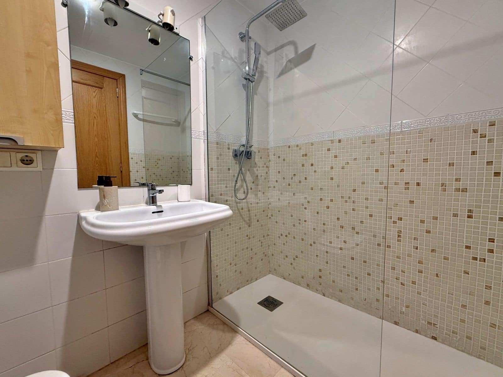 2 Zimmer Apartment zu vermieten in Javea / Xabia mit Pool - 950 € (Ref: 10138791)