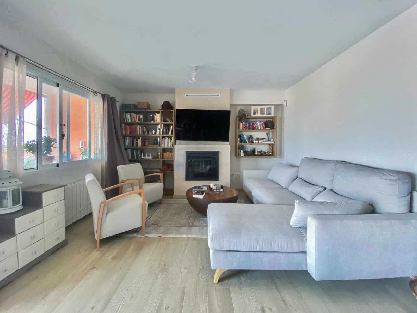 4 sypialnia Willa na sprzedaż w Alfaz del Pi / L'Alfas del Pi z basenem garażem - 445 000 € (Ref: 10138828)