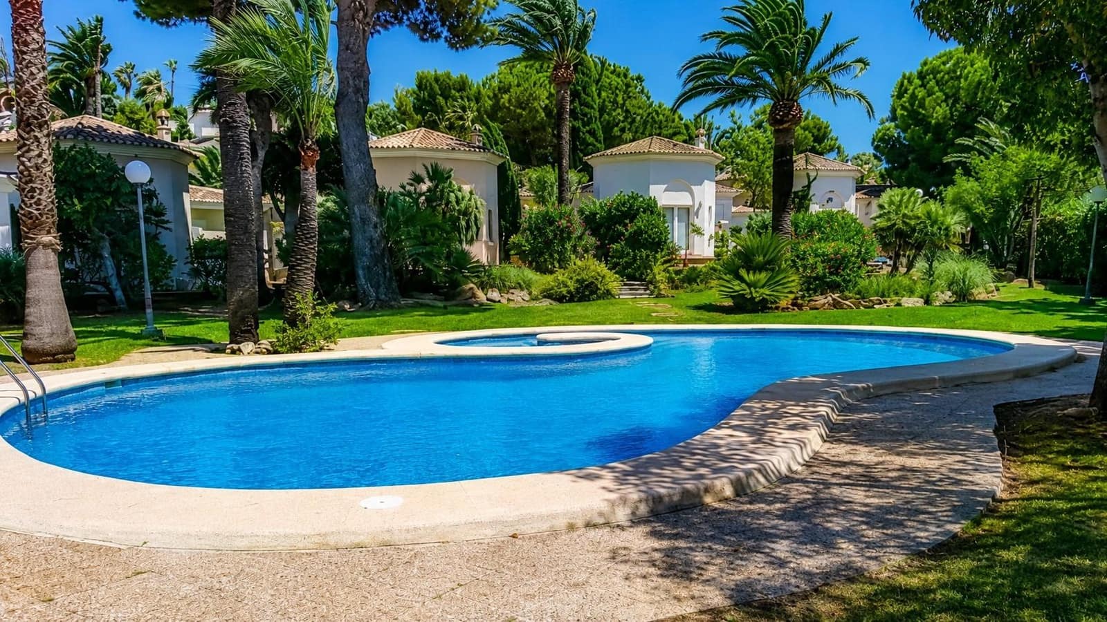 2 soverom Bungalow til salgs i Denia med svømmebasseng garasje - € 320 000 (Ref: 10155837)