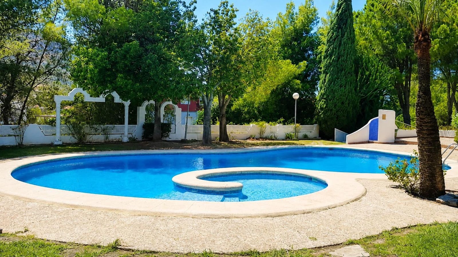 2 soverom Bungalow til salgs i Denia med svømmebasseng garasje - € 320 000 (Ref: 10155837)