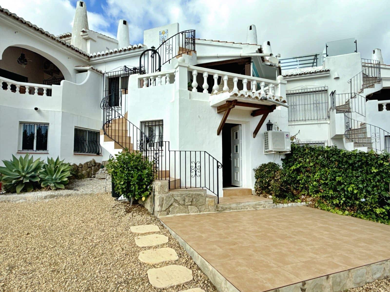 3 bedroom Villa for sale in Moraira with pool garage - € 399,000 (Ref: 10156136)
