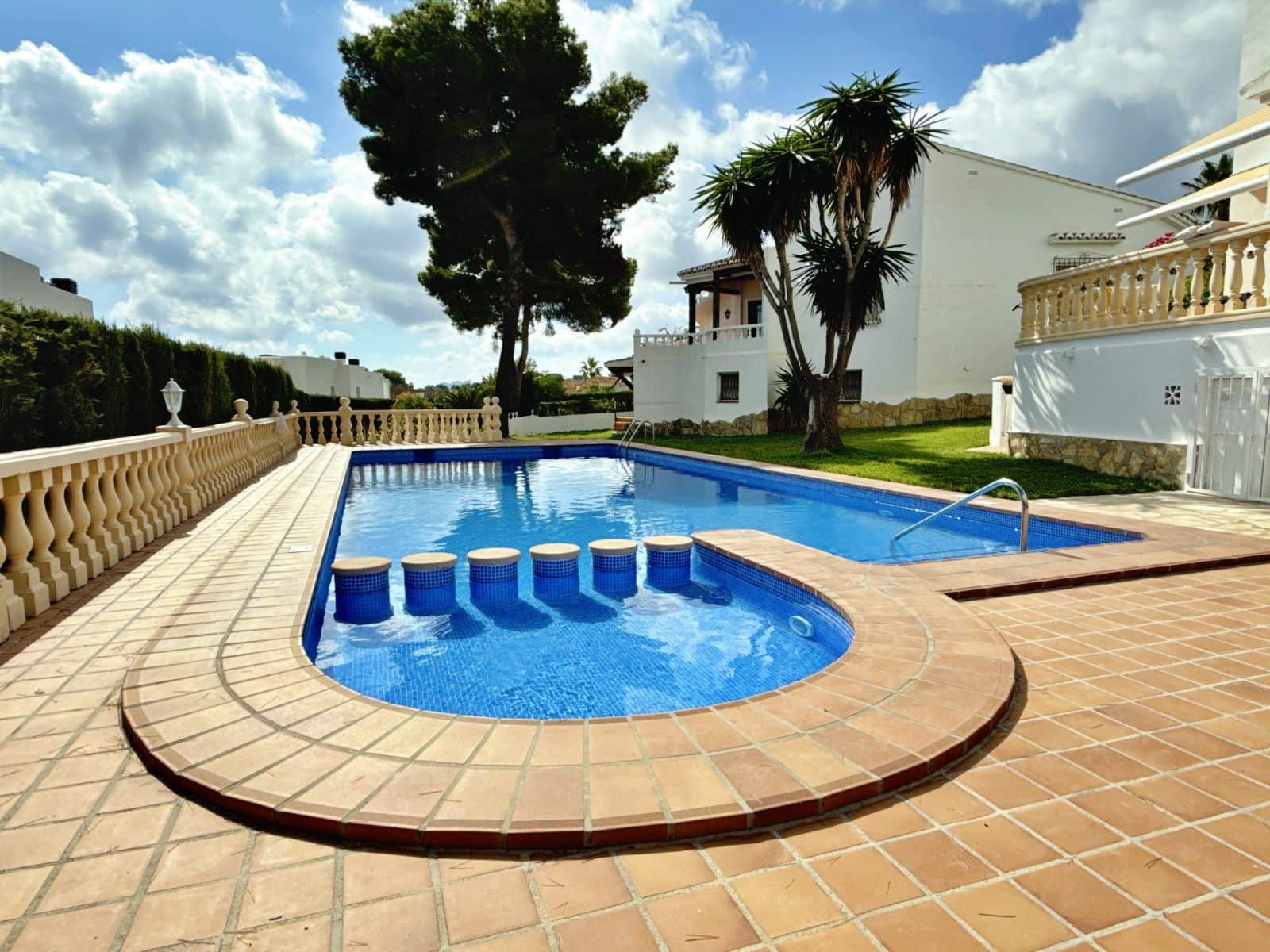 3 bedroom Villa for sale in Moraira with pool garage - € 399,000 (Ref: 10156136)