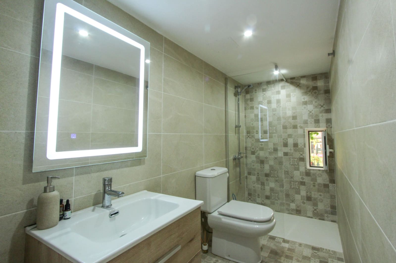 6 slaapkamer Villa te koop in Orba met zwembad garage - € 499.950 (Ref: 10172225)