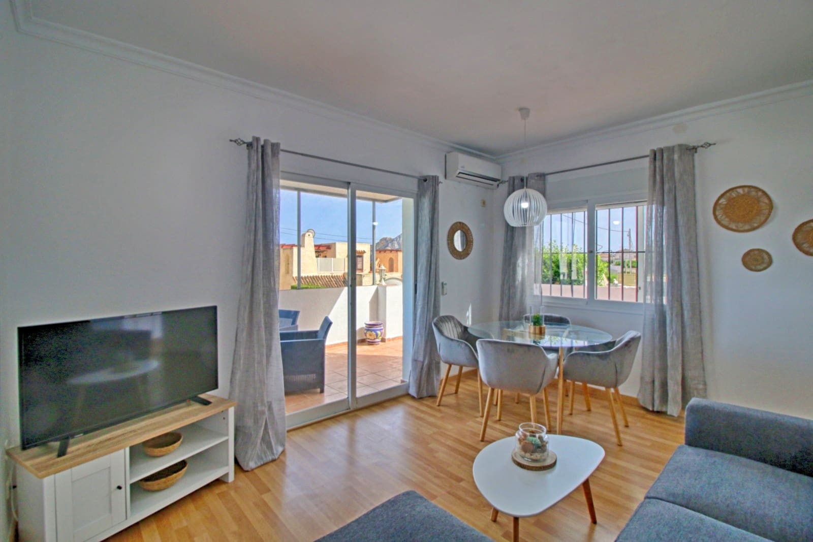 2 soverom Villa til salgs i Calpe / Calp med svømmebasseng garasje - € 368 000 (Ref: 10181915)