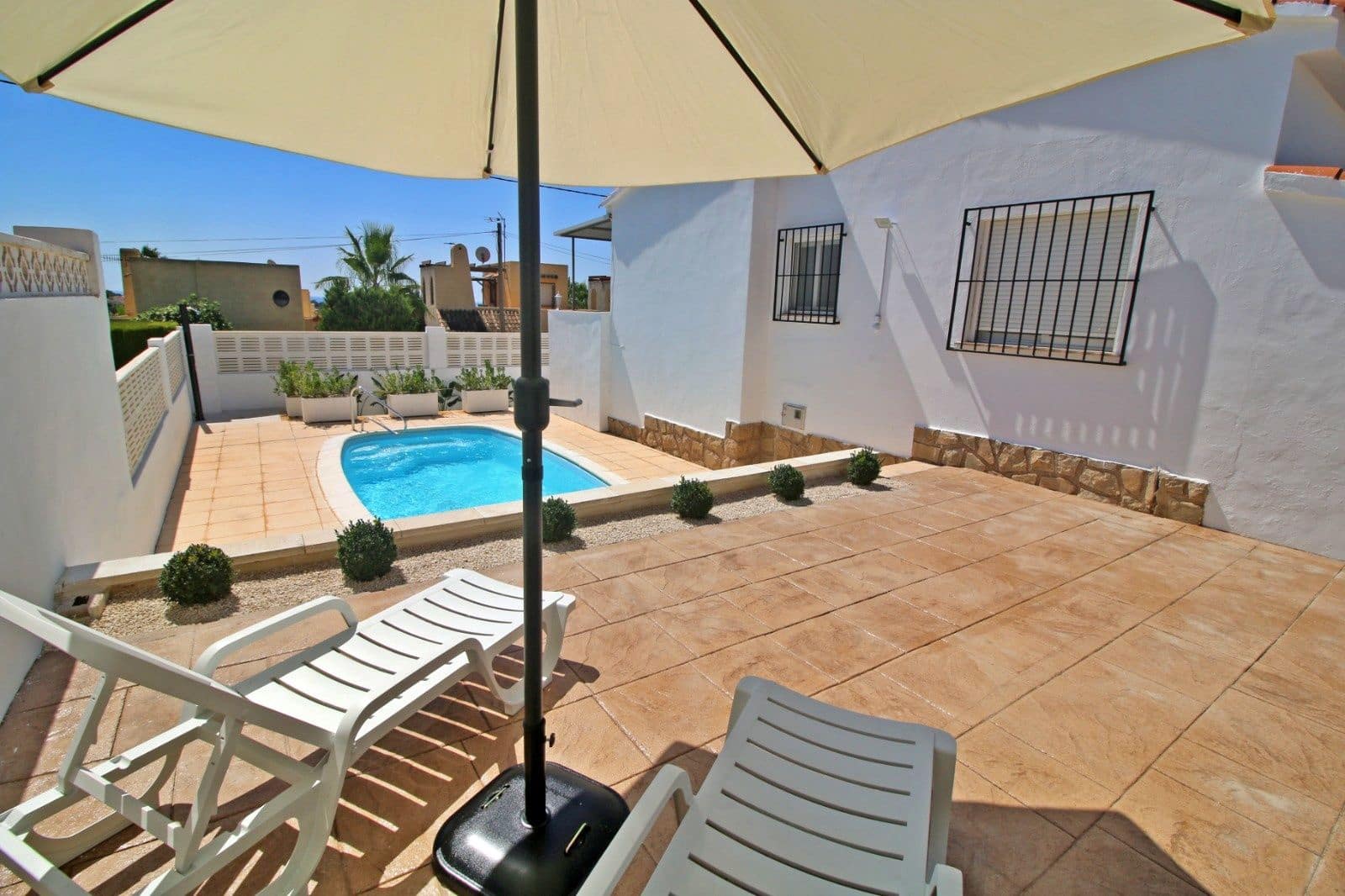 2 soverom Villa til salgs i Calpe / Calp med svømmebasseng garasje - € 368 000 (Ref: 10181915)