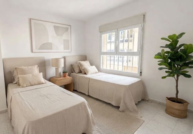 Apartamento de 2 habitaciones en Albir, Alfaz del Pi / L'Alfàs del Pi en venta con piscina - 330.000 € (Ref: 10181916)