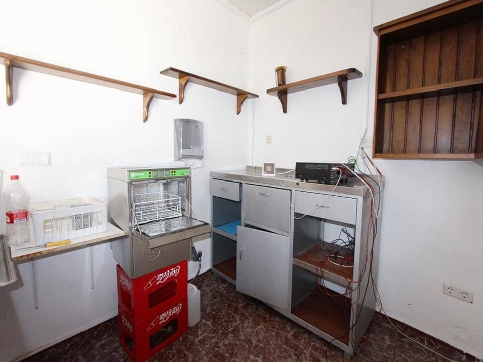 4 soveværelse Restaurant/Bar til salg i Orba - € 500.000 (Ref: 4349066)