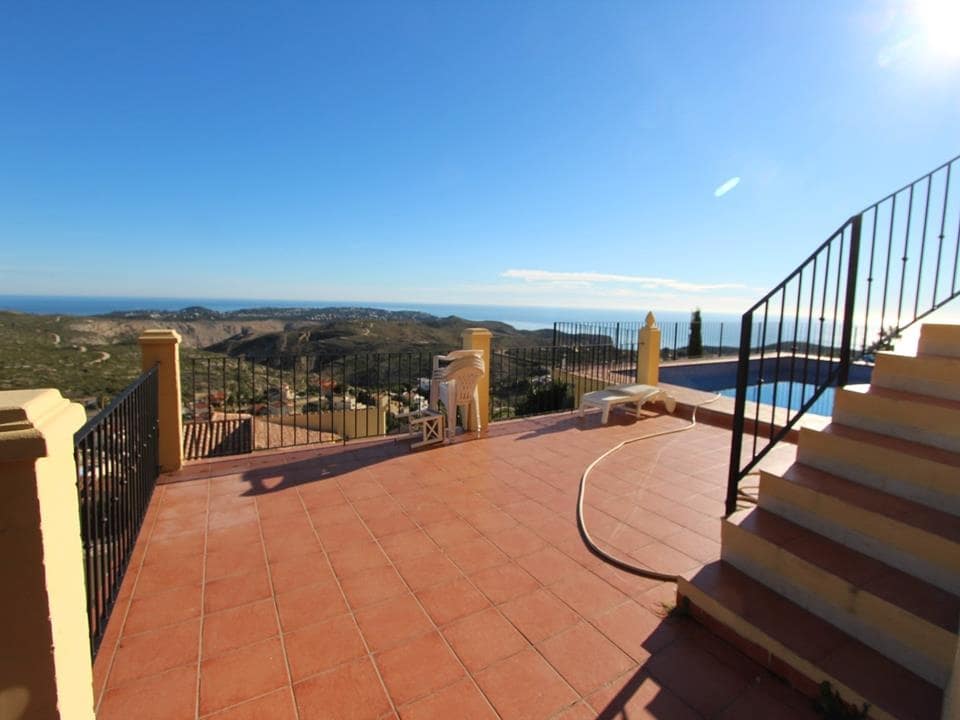 5 quarto Moradia para venda em Cumbre del Sol com piscina garagem - 690 000 € (Ref: 4440464)